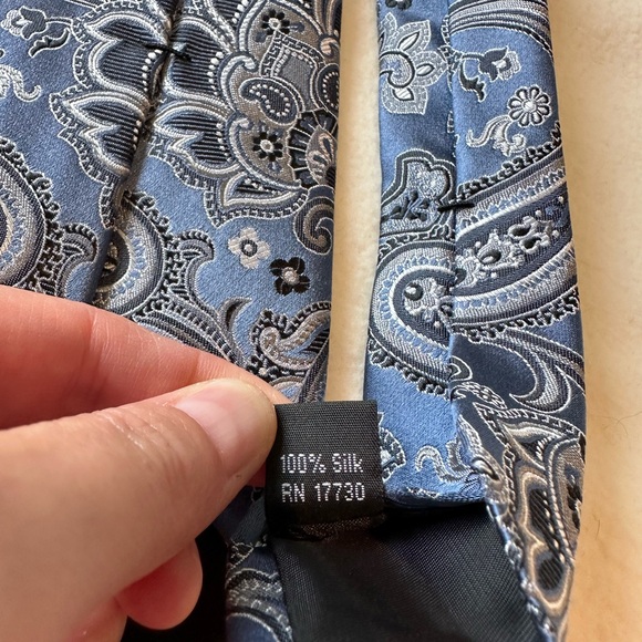 100% Silk Tie Bundle - Picture 9 of 10